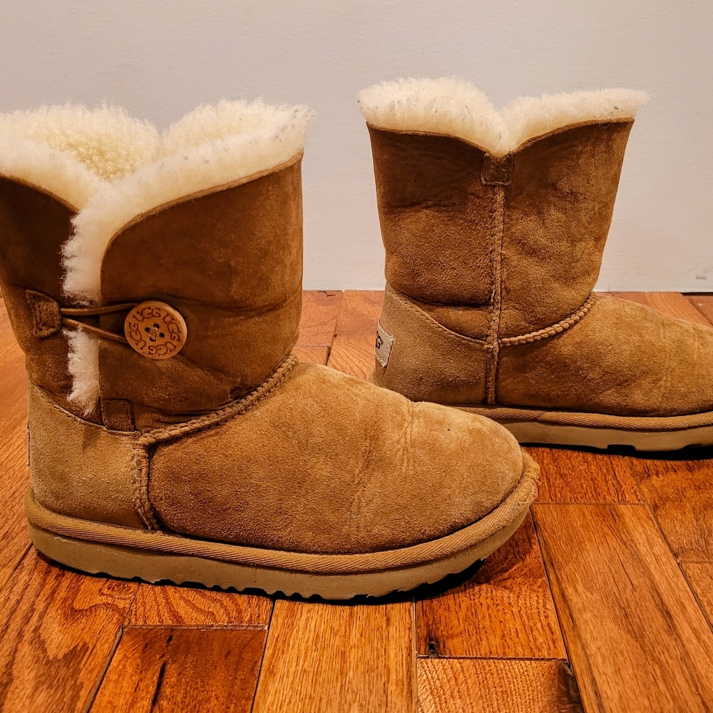 UGG Kids - Bailey Button II Boot - Size 1